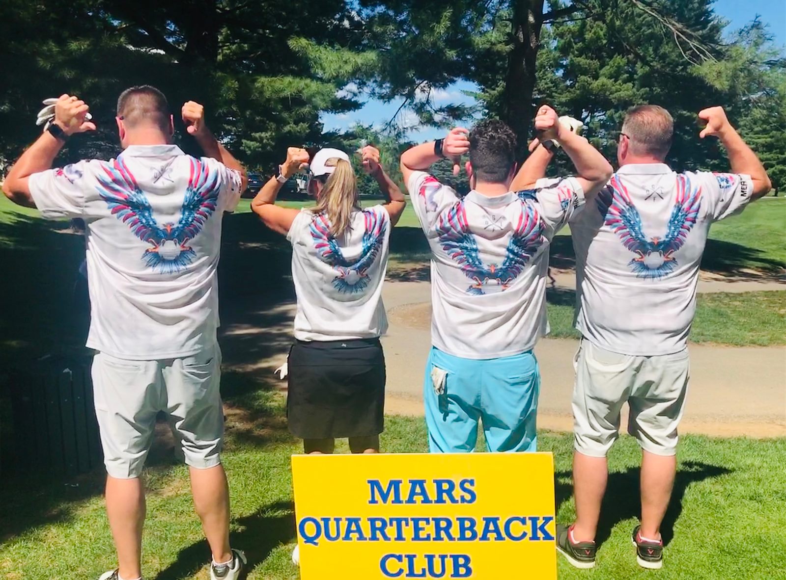 Golfers at the Mars Quarterback Club golf outing